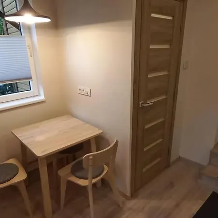 Veerenni Studio, Modern & Central. *