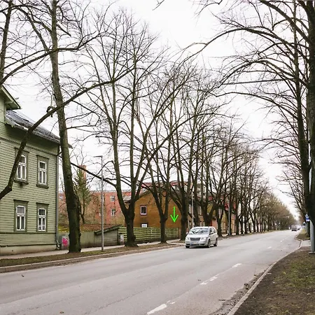 Veerenni Studio, Modern & Central. *